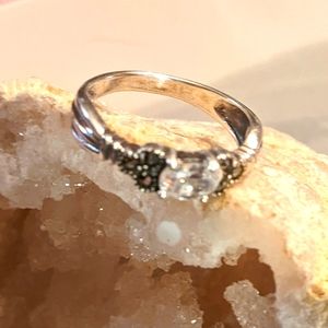 Ring 925 with white quartz gemstone